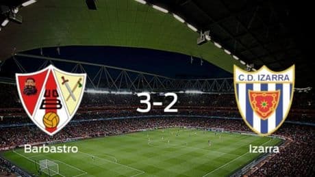 El Barbastro consigue los tres puntos frente al Izarra (3-2)