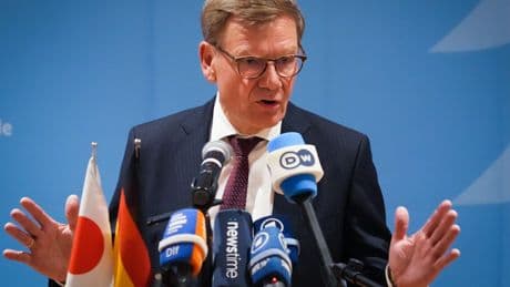 Außenminister meldet sich aus Tokio - DAS sagt Wadephul zu Truppen in der Ukraine