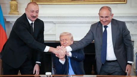 L’Arménie et l’Azerbaïdjan signent un accord de paix sous l’impulsion de Donald Trump