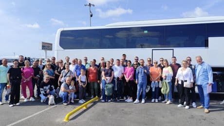 Auch Partner durften mit - Chef bezahlt Mitarbeitern All-inclusive-Urlaub