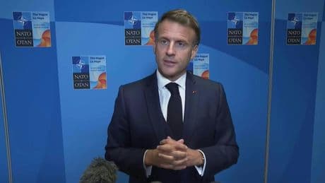 «Se faire la guerre commerciale» entre alliés de l'Otan est une «aberration», estime Emmanuel Macron, qui appelle à l'unité