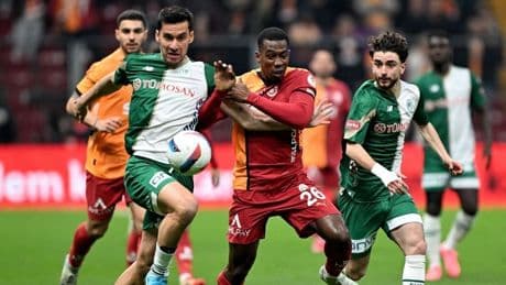 Galatasaray'da istenmeyen adam ilan edilmişti! Takımdan ayrılıyor