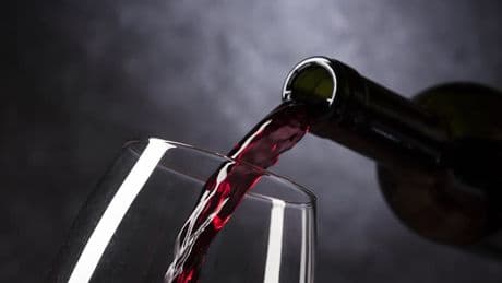 "On était à deux doigts d'obtenir cette exemption": les vins français craignent désormais les conséquences des taxes de Trump sur le marché américain
