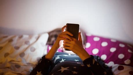 Smartphone-Verbot in Irland: "Ich hab kein Smartphone und trotzdem ein gutes Leben!"