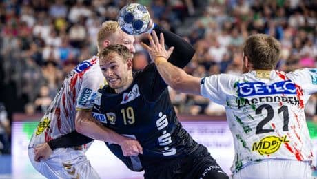 Handball: Rotflut und Rutschgefahr [Online-Abo]