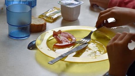 Gobelets, boîtes, ustensiles: faut-il se débarrasser du plastique dans votre cuisine?