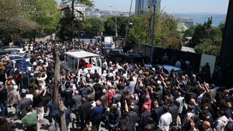 Sırrı Süreyya Önder'e veda: On binler yürüdü