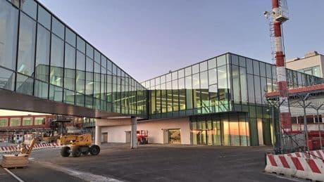 Aeroporto di Genova, crescono passeggeri e traffico di linea
