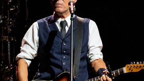 Springsteen, in England, Blasts Trump Administration as ‘Treasonous’