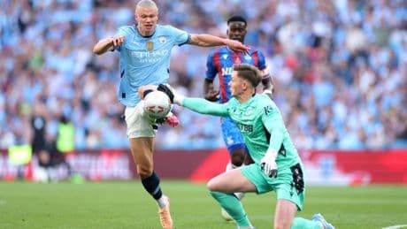 Why Dean Henderson wasn’t sent off for deliberate handball in FA Cup final
