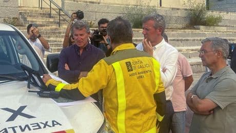 Feijóo acusa al Gobierno de inacción ante el “terrorismo incendiario”