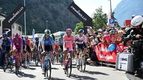 Así queda la clasificación del Giro tras conseguir  Simon Yates la 'maglia rosa' en la vigésima etapa