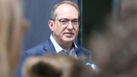 Kriminalität: Polizei schlägt mit bundesweiter Razzia gegen Hass im Netz zu