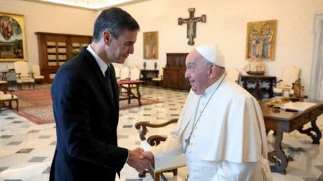 La izquierda alaba el legado del Papa; las derechas ponen el foco en su sucesor