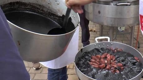 Los mejores chipirones en su tinta se cocinan en El Arenal