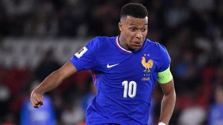 Décisif, affûté, altruiste… Et si Kylian Mbappé cassait tout cette saison ?