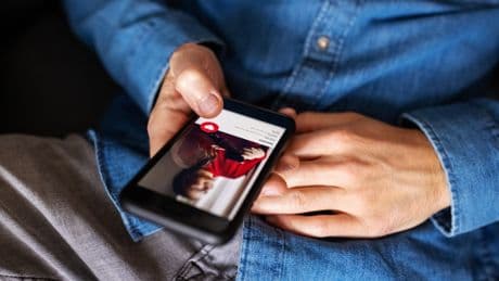 Neue Studie schockiert: 3 von 4 Dating-Apps werden als unsicher eingestuft