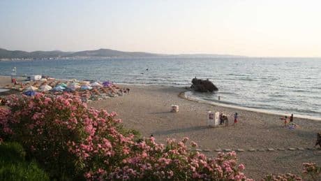 Antalya değil İzmir hiç değil! Tatilin tadı bu şirin kasabada çıkacak! Üstelik mavi bayrağı da bulunuyor