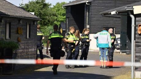 Dode bij schietpartij op boerderij in Wanroij, vrouw naar het ziekenhuis