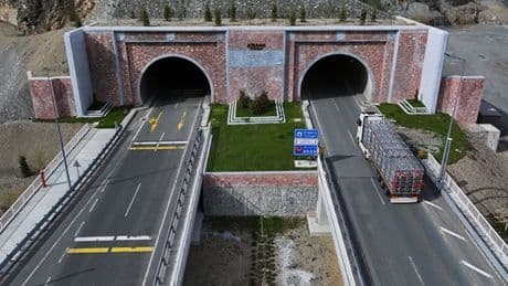 Yeni Zigana Tüneli'nden 2 yılda 3 milyon 490 bin araç geçti