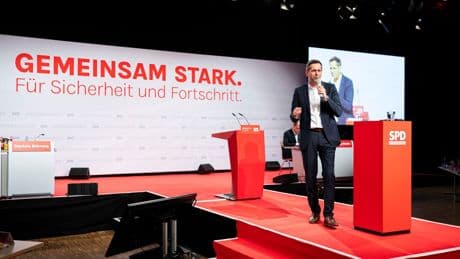 Parteien: Lies führt jetzt Regierung und SPD in Niedersachsen an
