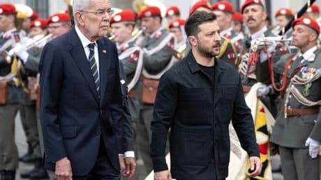 En visite en Autriche, Volodymyr Zelensky évoque l'achat d'armes américaines