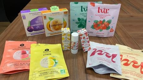 Vitaminées et sans sucre, les pastilles aromatisées à diluer tiennent-elles toutes leurs promesses?