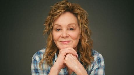 Call Me Izzy reviews: Jean Smart ‘dazzles’ critics in one-woman Broadway show after 25-year stage hiatus