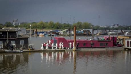 Star-Autorin auf Hausboot ermordet - Um 1.30 Uhr fiel der Schuss