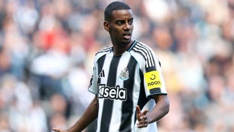 Isak, Liverpool shock: pronti 170 milioni! L'attaccante non va in ritiro col Newcastle