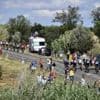 Tour de France 2025. Pourquoi les commissaires pratiquent-ils des barrages pendant la course ?