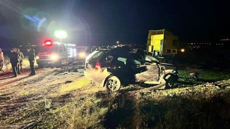 Çıldır'da trafik kazası: 2 kişi hayatını kaybetti