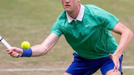 Aktuelles aus dem Tennis: Sinner scheitert in Halle – Zverev nach Kraftakt im Viertelfinale