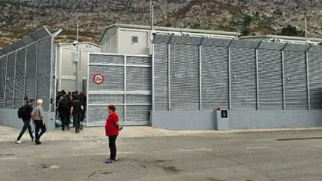 Migranti in Albania, la Cassazione contro il Governo: «Dubbi sull'operazione». E rinvia due cause alla Corte Ue