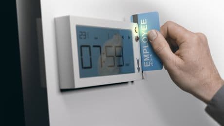 El registro horario destapa 200.000 trabajadores que hacían horas extra sin computar