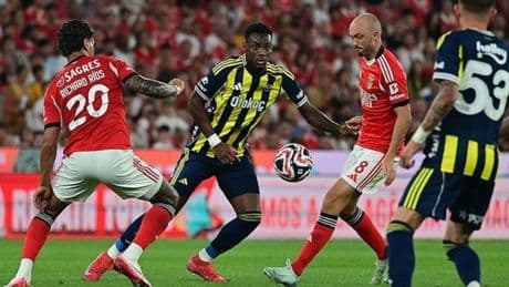 UEFA'nın kim kazanacak anketinde Fenerbahçe önde!