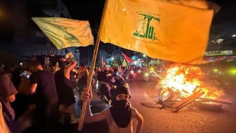 En refusant de déposer les armes, le Hezbollah “fonce, tête baissée, seul contre tous, vers le précipice”