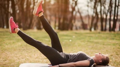 Flacher Bauch ohne Sit-ups: Diese Bewegung wirkt in nur 7 Tagen