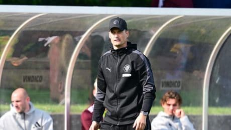 Nach Jones-OP bei St. Pauli - Blessin schließt Transfer nicht aus
