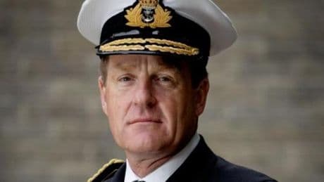 “Relazione sessuale con una sottoposta”, capo della Royal Navy si dimette per “cattiva condotta"