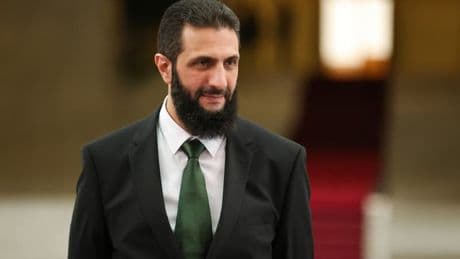"Pas de complaisance": Macron répond aux critiques avant de recevoir à Paris le président syrien