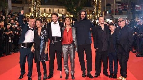 Óliver Laxe atrapa a Cannes con el brillante ejercicio de hipnosis de 'Sirat'