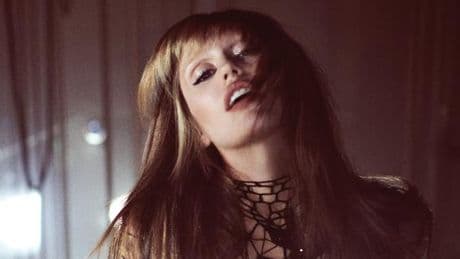Avec « Something Beautiful », Miley Cyrus entre ferveur dance et pop trop stylisée