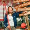 Presentatrice Siska Schoeters reageert op kritiek van Vlaamse artiesten op ‘VRT Zomerhit’: “Ik snap hun teleurstelling”