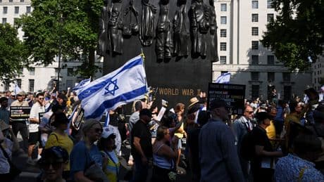 Royaume-Uni : des centaines de personnes défilent à Londres pour réclamer la libération des otages à Gaza