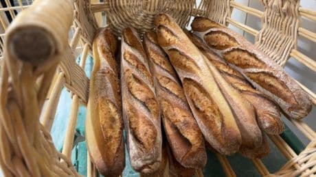 "Une fierté": le Normand Mickaël Reydellet va fournir l'Élysée en baguettes pendant un an