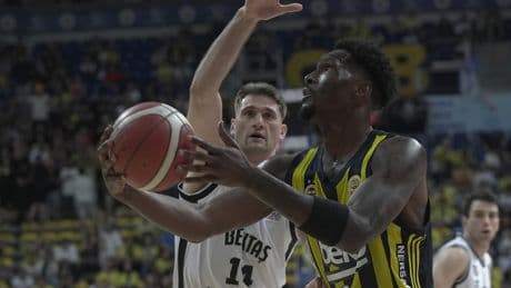 Fenerbahçe Beko, Beşiktaş'ı yenerek seride durumu 2-0 yaptı