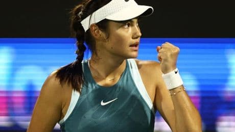 Acosan a Raducanu en el torneo de Dubái