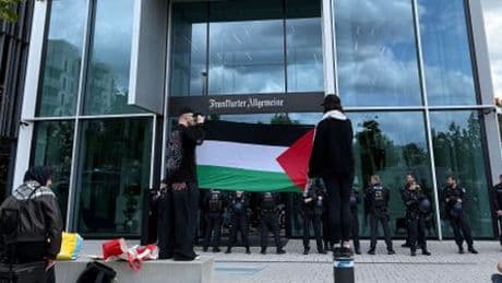 Propalästinensische Demonstranten besetzen »FAZ«-Gebäude in Frankfurt