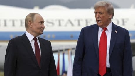 Trump advierte sobre una "guerra económica" con Rusia si Putin no accede a un alto el fuego